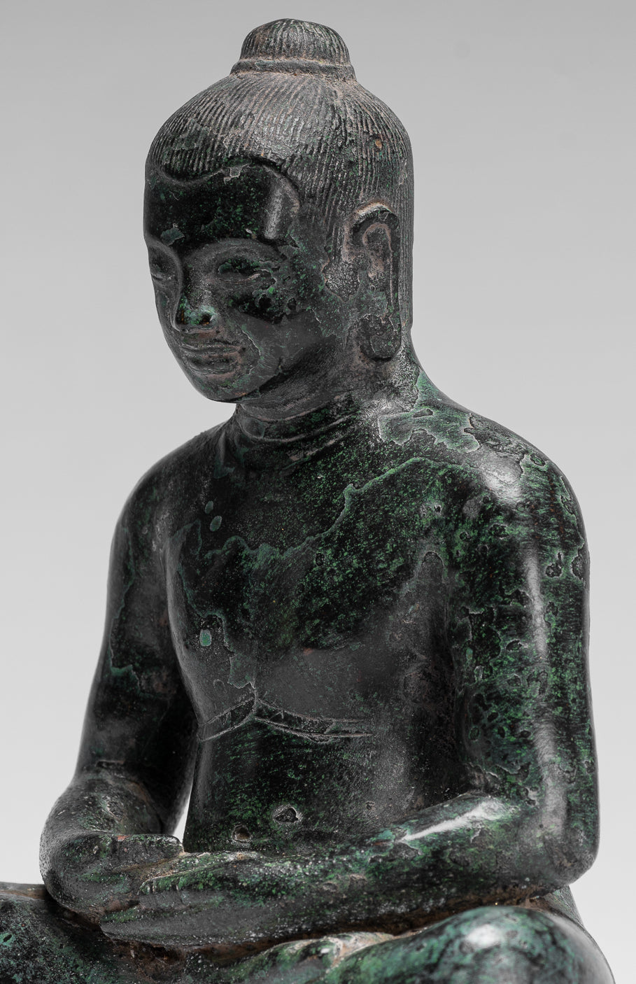 Statue antique de méditation en bronze assis de style khmer Jayavarman VII - 18 cm/7"