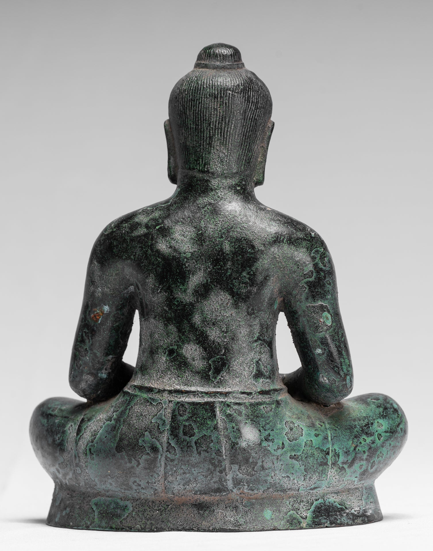 Statue antique de méditation en bronze assis de style khmer Jayavarman VII - 18 cm/7"