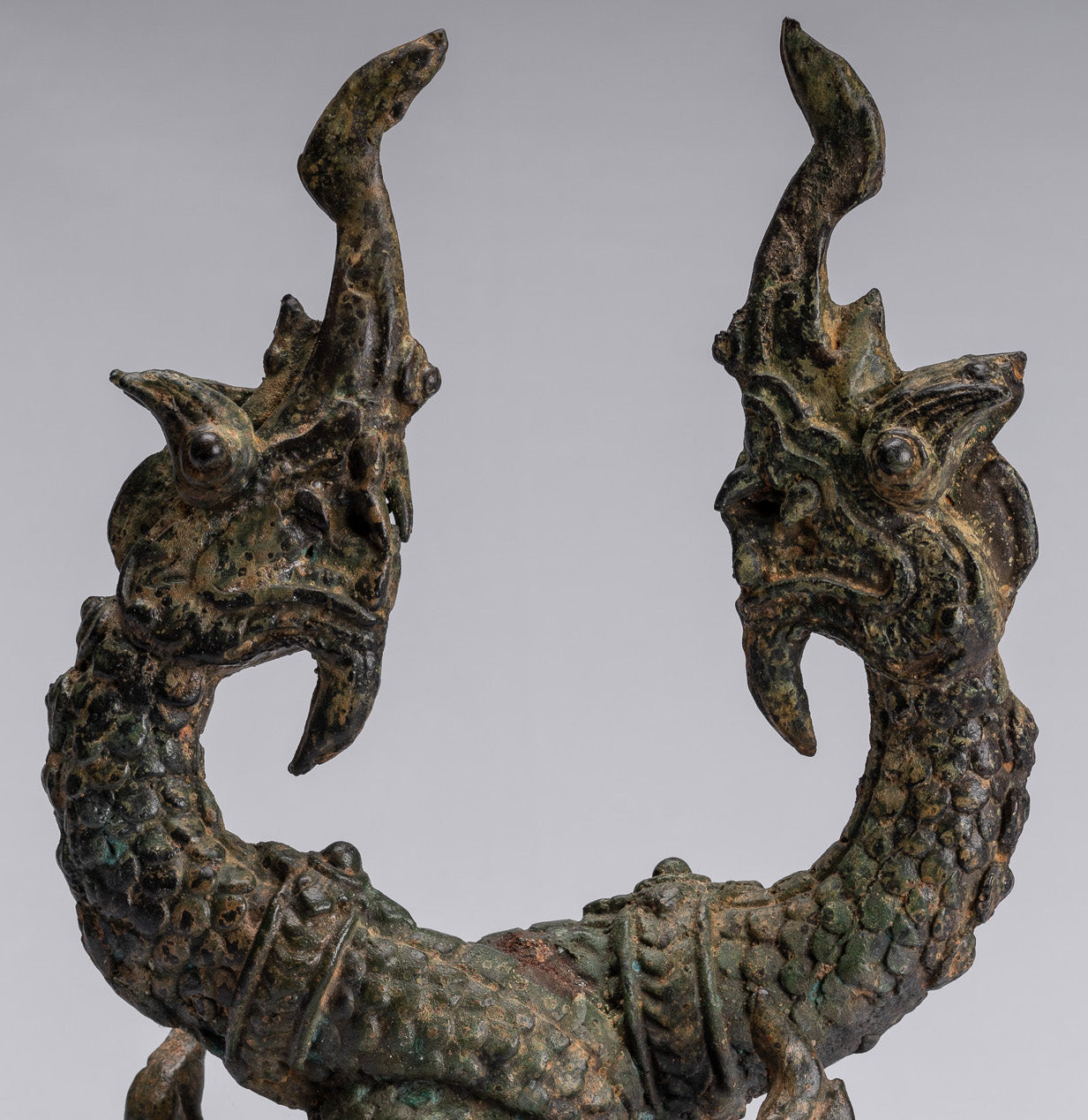 Bronzo di bronzo tailandese antico a due teste protettiva Naga, serpente o statua a serpente - 30 cm/12 "