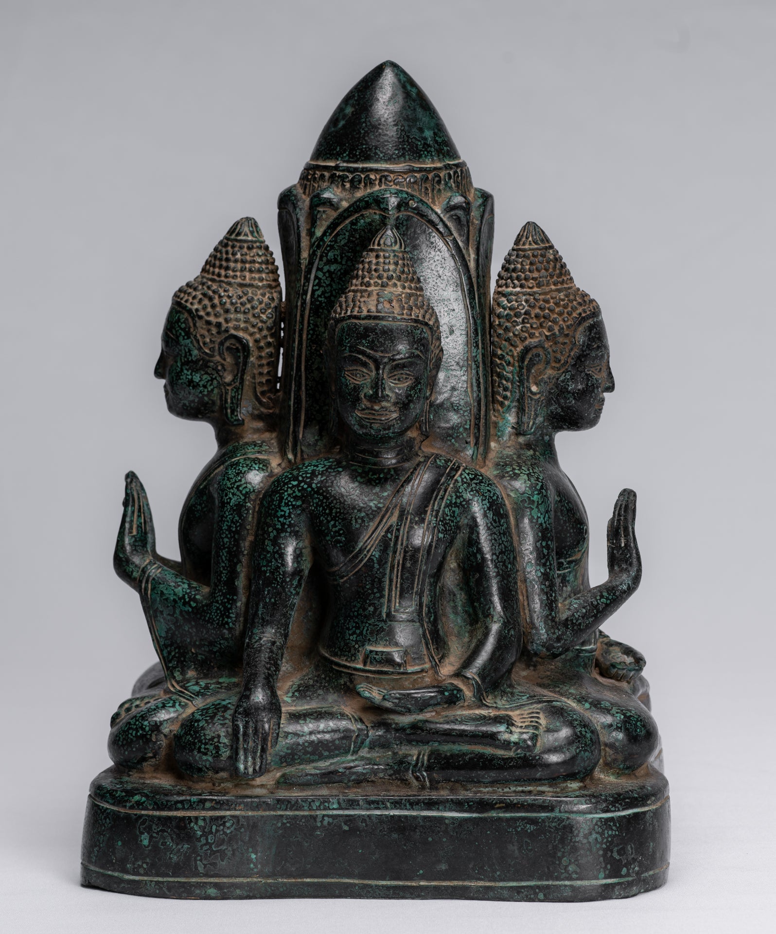 Statue antique de Bouddha à quatre voies en bronze de style khmer d'Asie du Sud-Est - 28 cm/11"