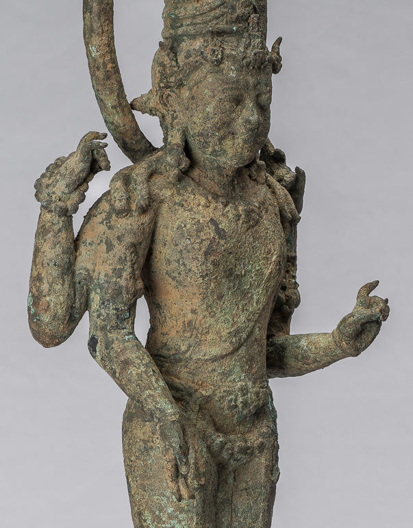 Vishnu – Antike Vishnu-Statue aus Bronze im indonesischen Stil Majapahit Java – 51 cm/50,8 cm