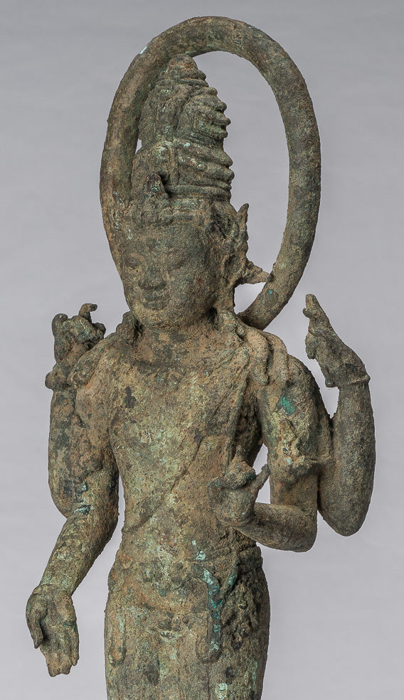 Vishnu – Antike Vishnu-Statue aus Bronze im indonesischen Stil Majapahit Java – 51 cm/50,8 cm