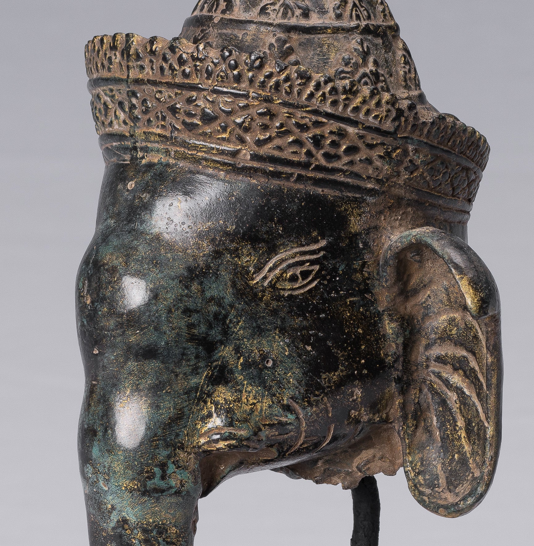 Éléphant – Statue d'éléphant de style Bayon en bronze monté de style khmer antique – 29 cm de haut