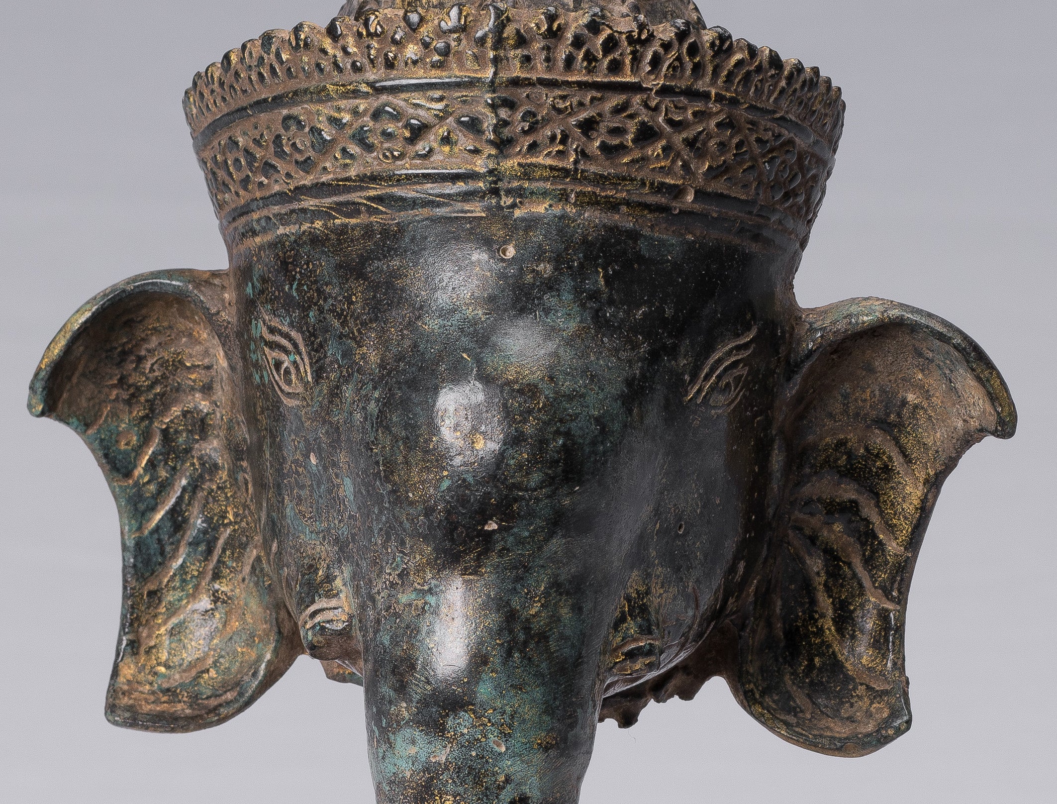 Éléphant – Statue d'éléphant de style Bayon en bronze monté de style khmer antique – 29 cm de haut