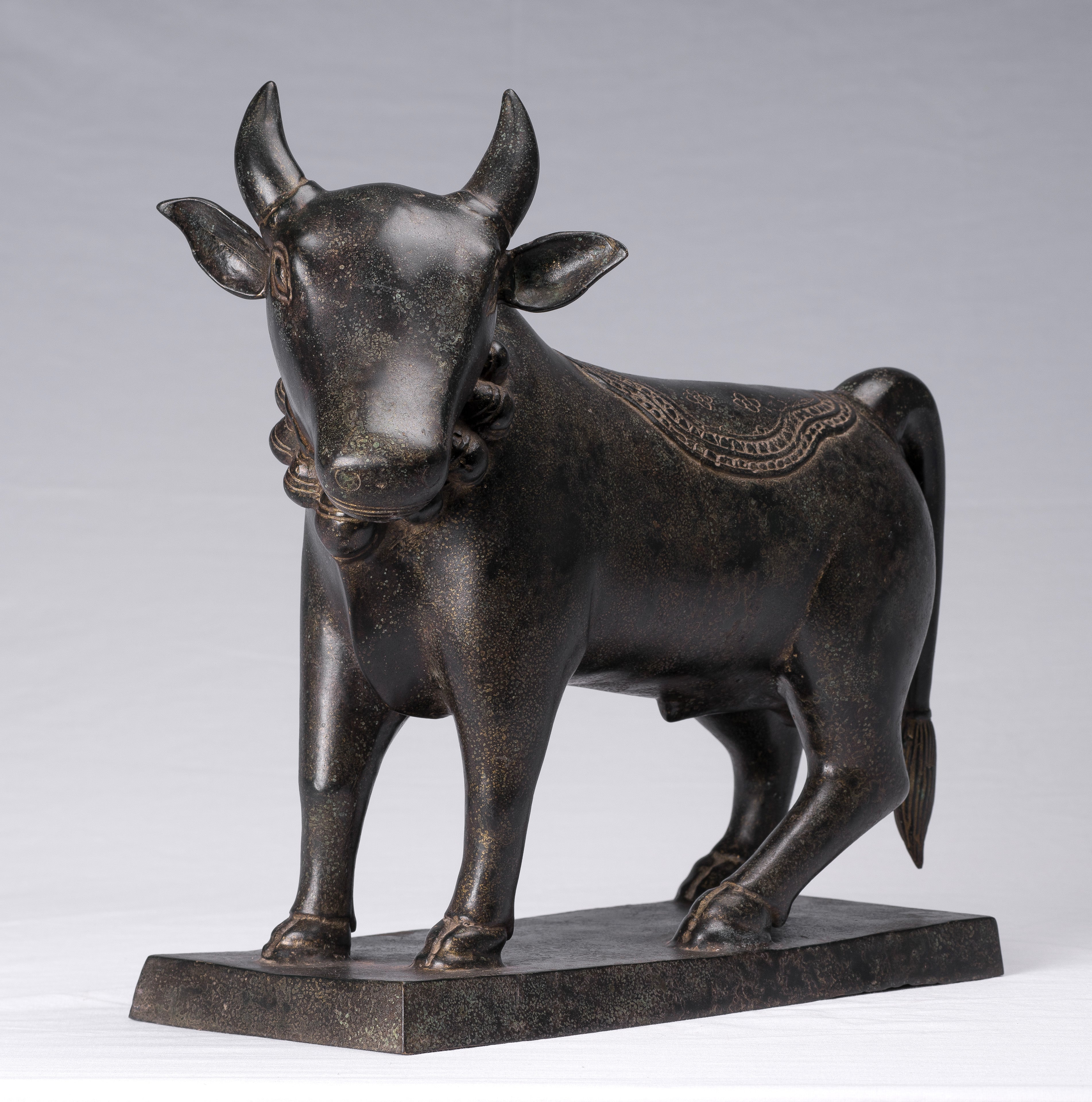 Estatua de bronce nandi de estilo jemer antiguo - Monte de Shiva - 36 cm/14 "