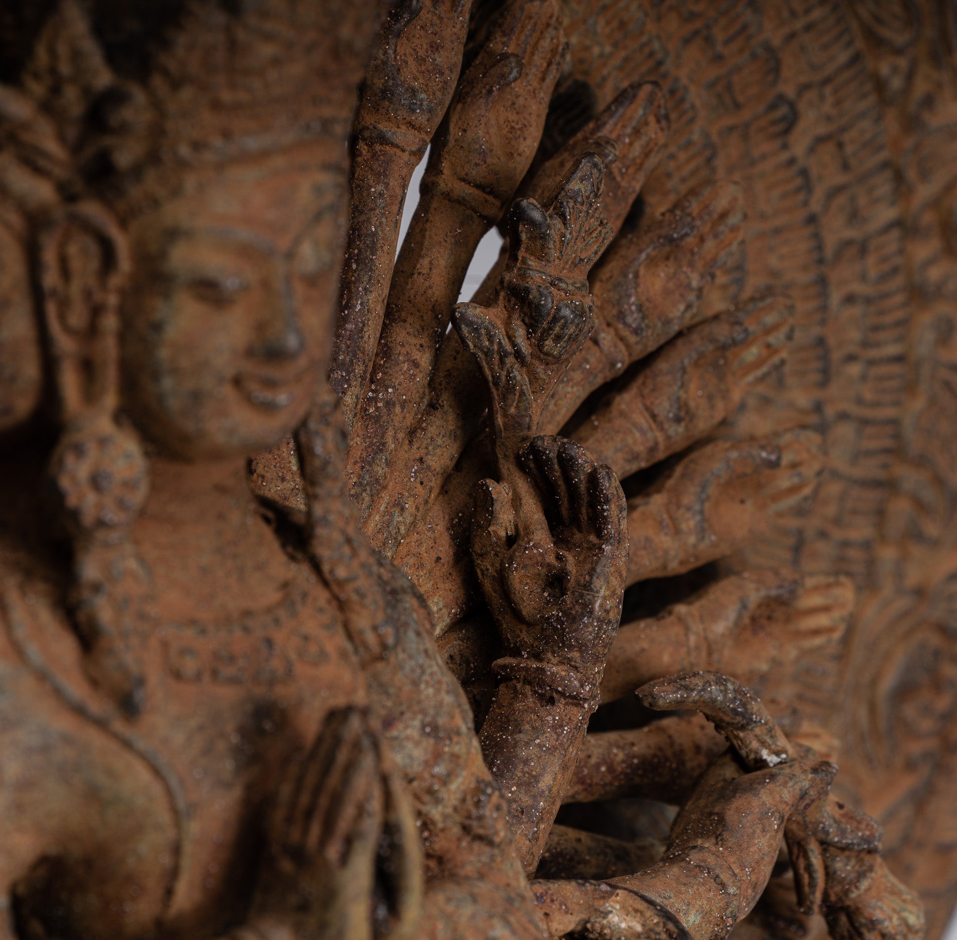 Bodhisattva Statue-Antike Indonesische Stil Javanese 1000 Arm Avaloketishvara Bodhisattva Statue-61cm/24 "