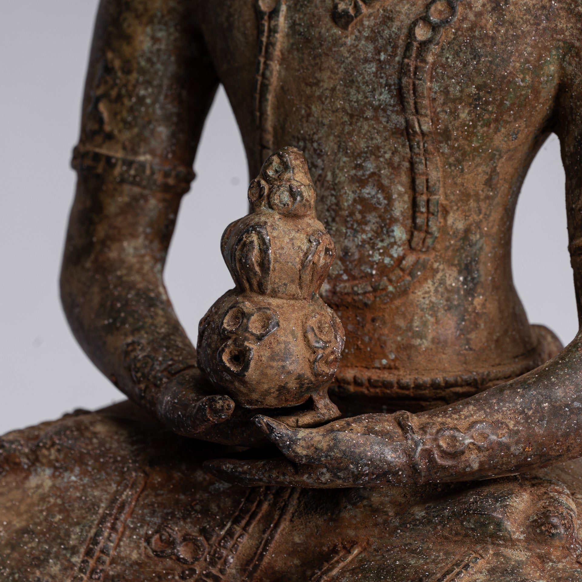 Buddha Statue mit Antique Indonesische Stil Bronze Javanese Amitabha Buddha Statue mit 43cm/17"