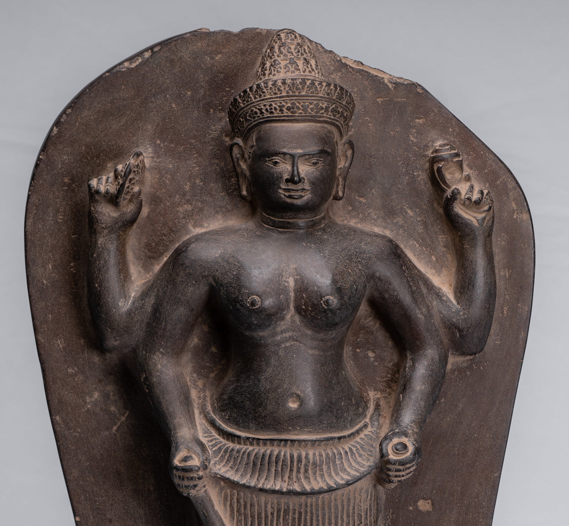 Statue antique de Stèle Durga en pierre de Koh Ker de style pré-Angkor - 51 cm/20"