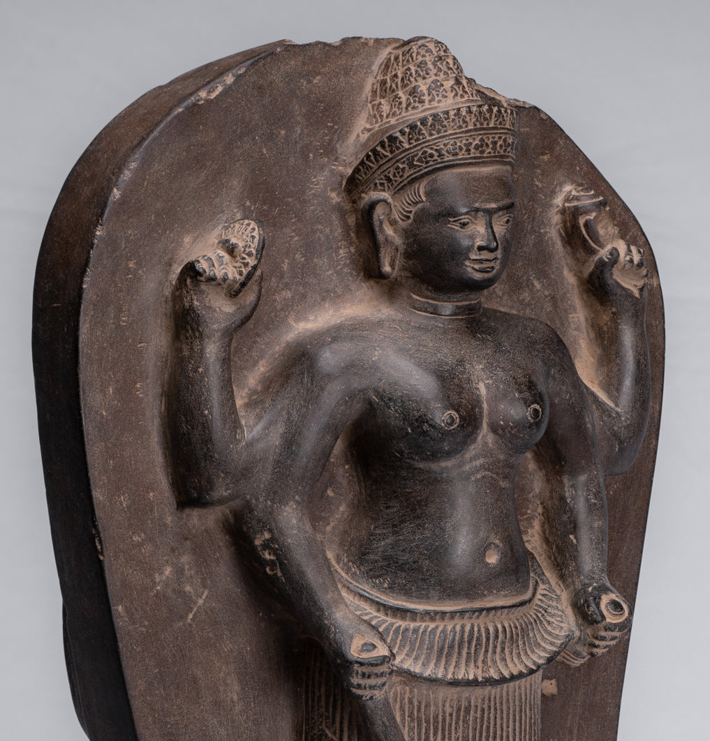 Statue antique de Stèle Durga en pierre de Koh Ker de style pré-Angkor - 51 cm/20"