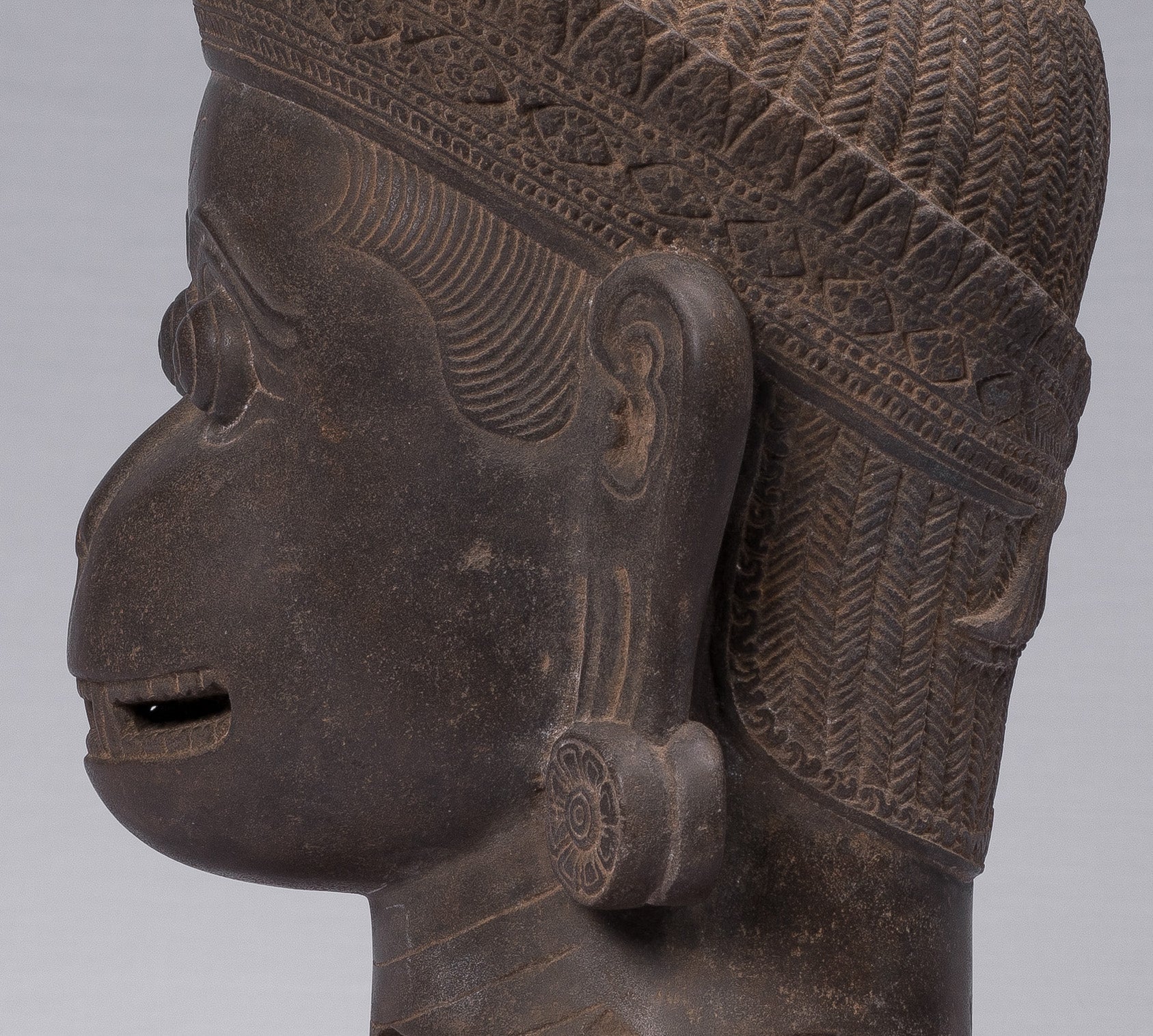 Antique JMER Style Stone Banteay Srei Hindu Dios Hanuman Estatua - 55 cm/22 "de alto