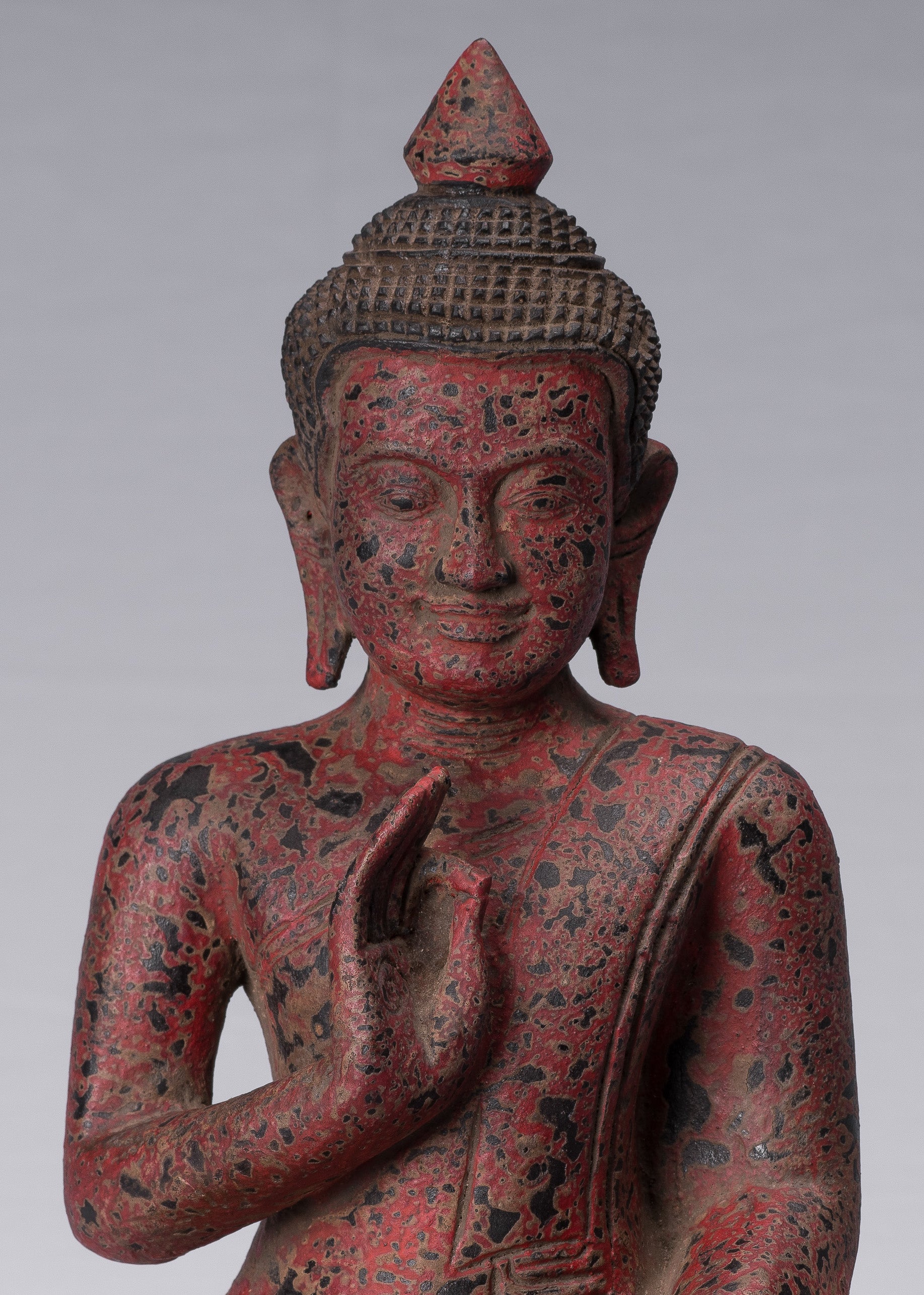 Escultura de Buda - Buda - Estatua de Buda de Madera Sentada de Estilo Khmer Antiguo Enseñando Mudra - 34 cm/14"