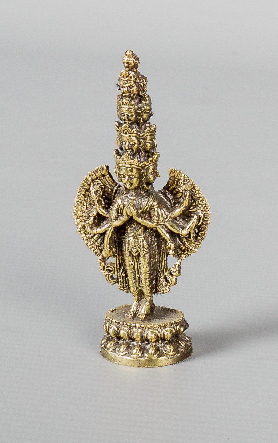 Thailandia in ottone sahasrabhuja statua di Avalokitesvara - 8,5 cm (3 ") di altezza