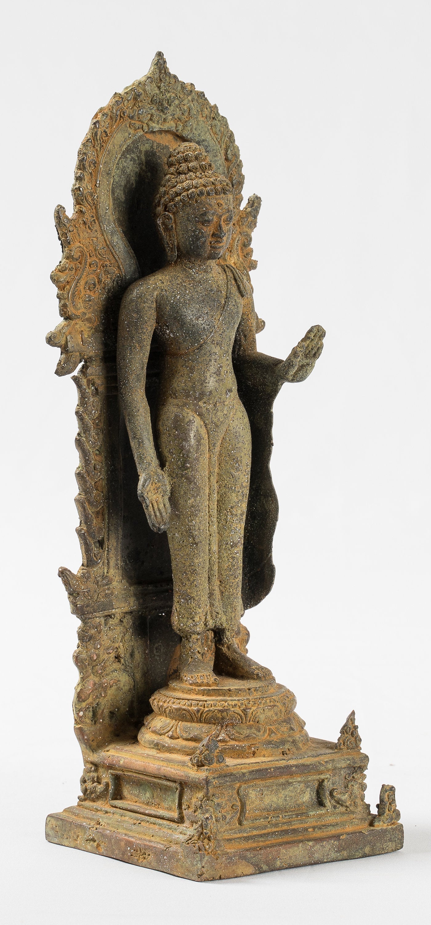 Estatua de Buda - Amoghasiddhi Buddha de estilo indonesio antiguo de indonesio - 24 cm/10 "