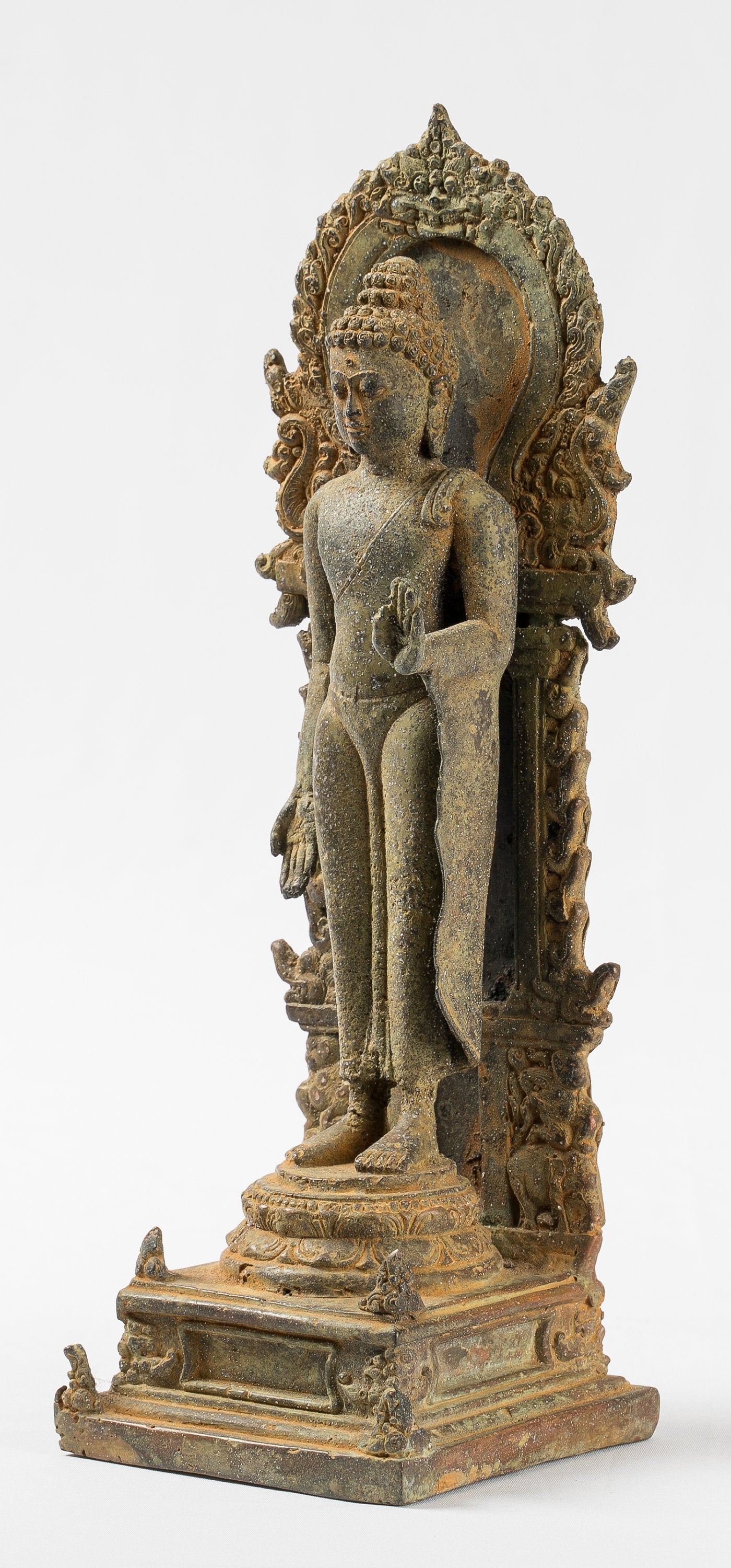 Estatua de Buda - Amoghasiddhi Buddha de estilo indonesio antiguo de indonesio - 24 cm/10 "