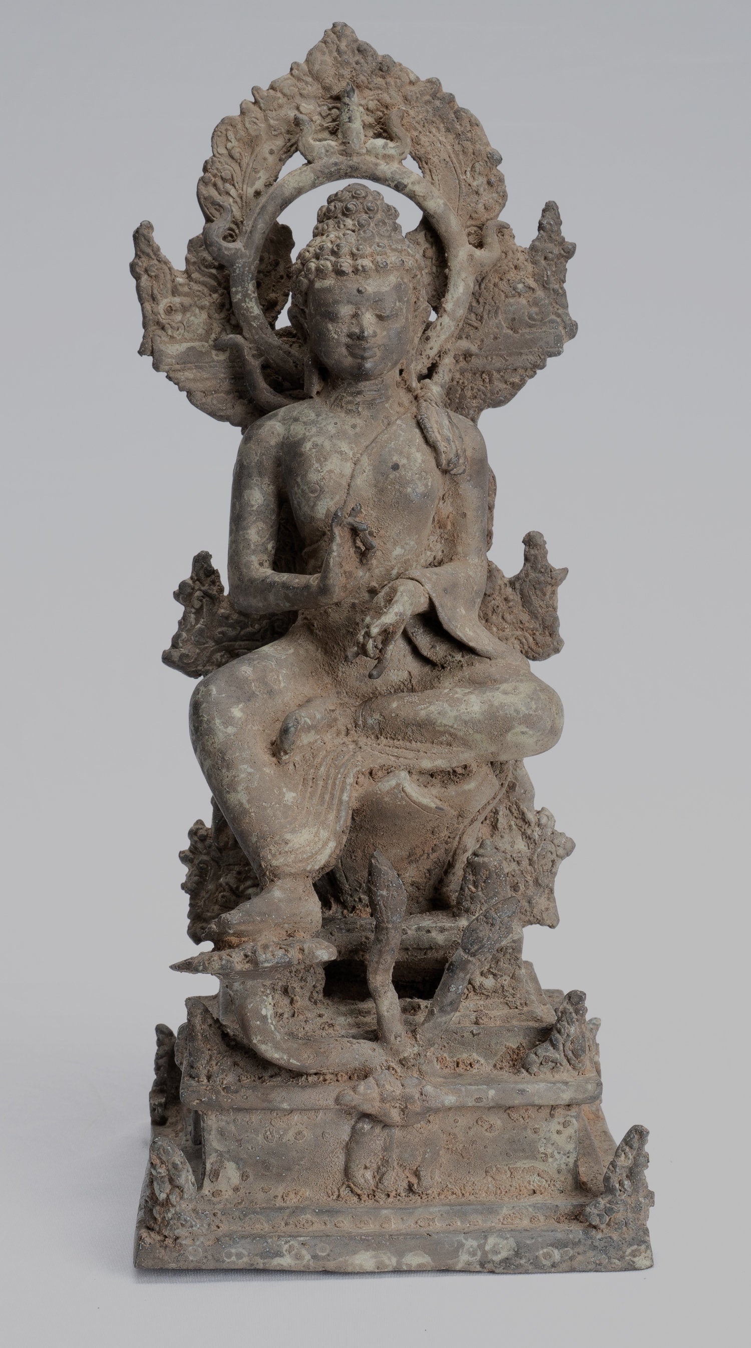 Buddha-Statue – sitzender javanischer Prediger-Buddha aus Bronze im antiken indonesischen Stil – 29 cm