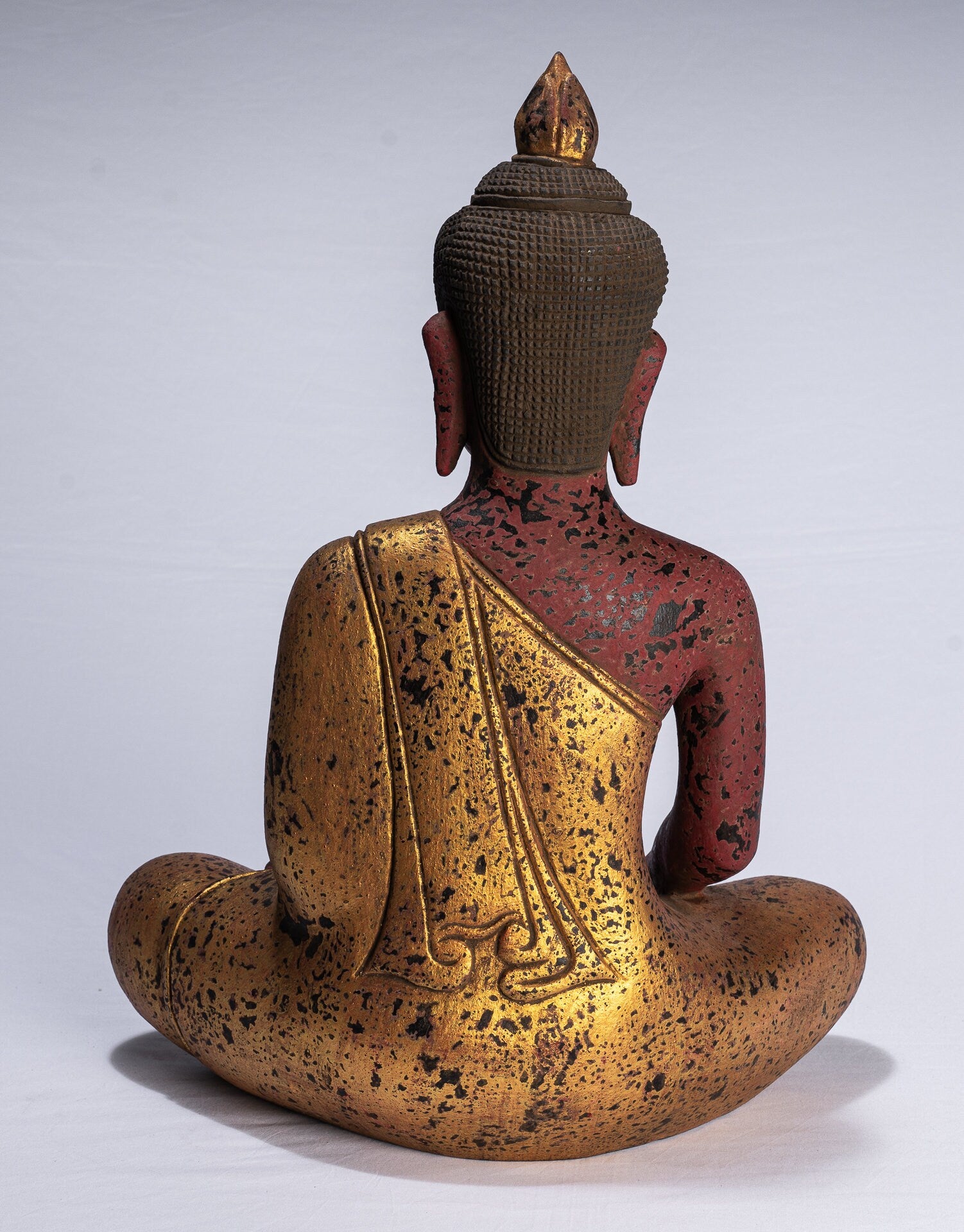 Statue de Bouddha - Statue de Bouddha des Lumières en bois assis de style khmer antique d'Asie du Sud-Est - 52 cm/21"