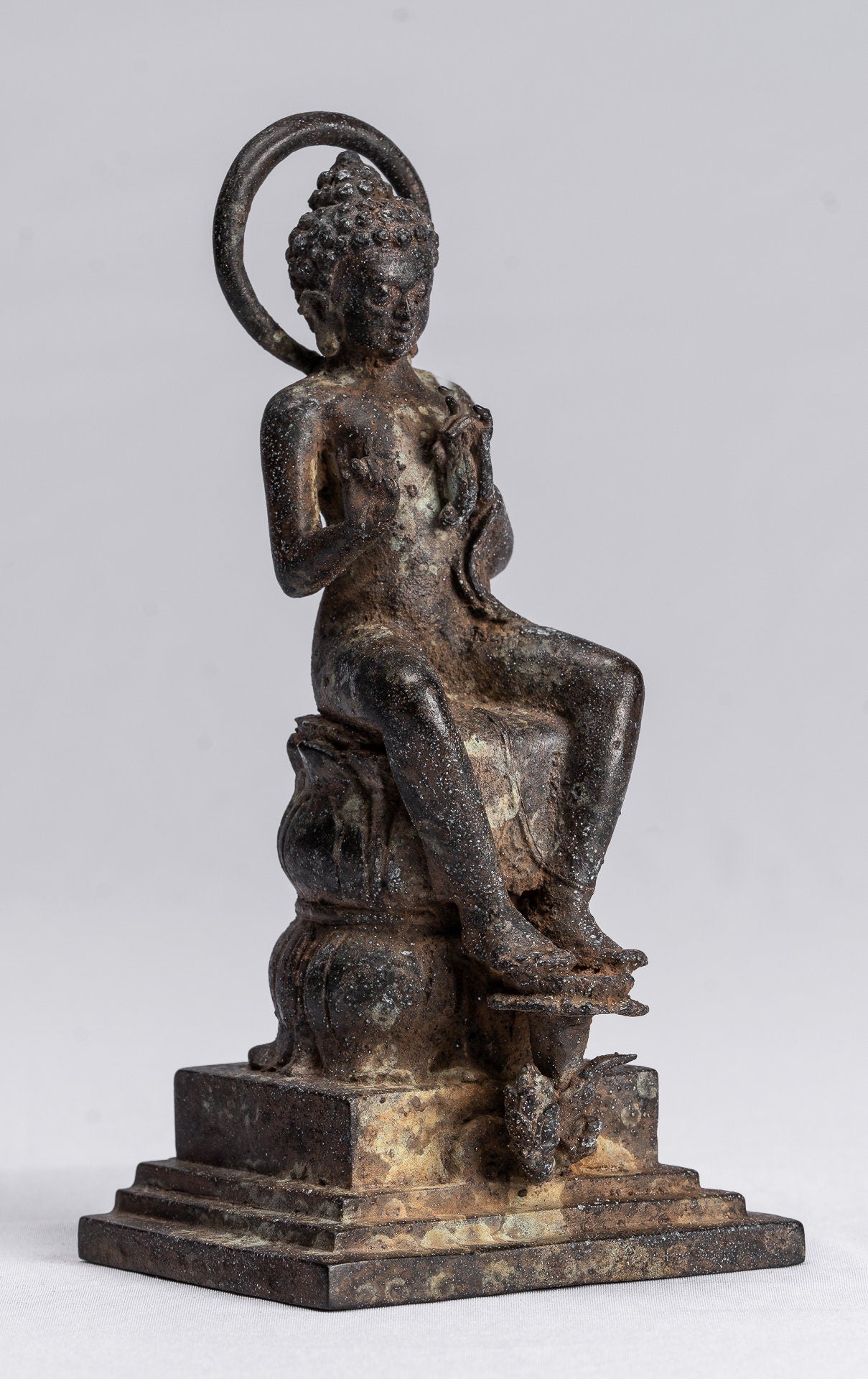 Estatua de Buda - Antiguo estilo indonesio de bronce sentado Javanese Buddha - 17.5cm/7 "