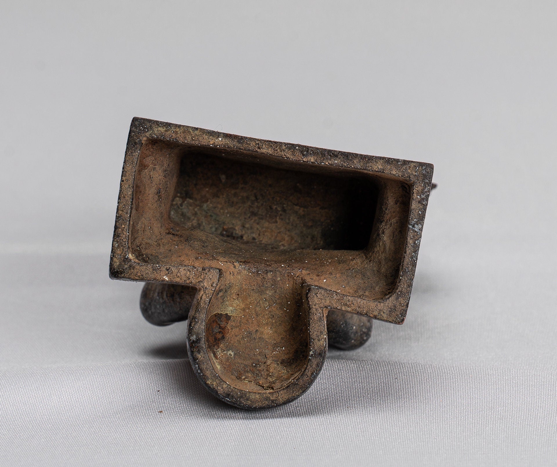 Estatua de Buda - Antiguo estilo indonesio de bronce sentado Javanese Buddha - 15 cm/6 "