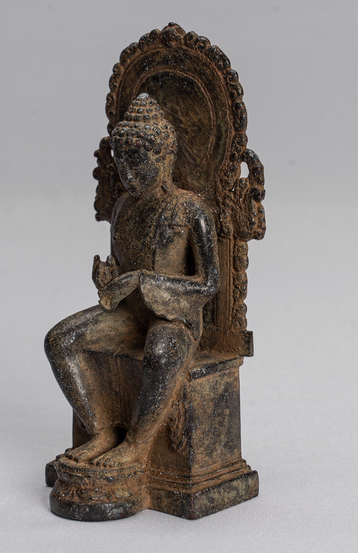 Estatua de Buda - Antiguo estilo indonesio de bronce sentado Javanese Buddha - 15 cm/6 "